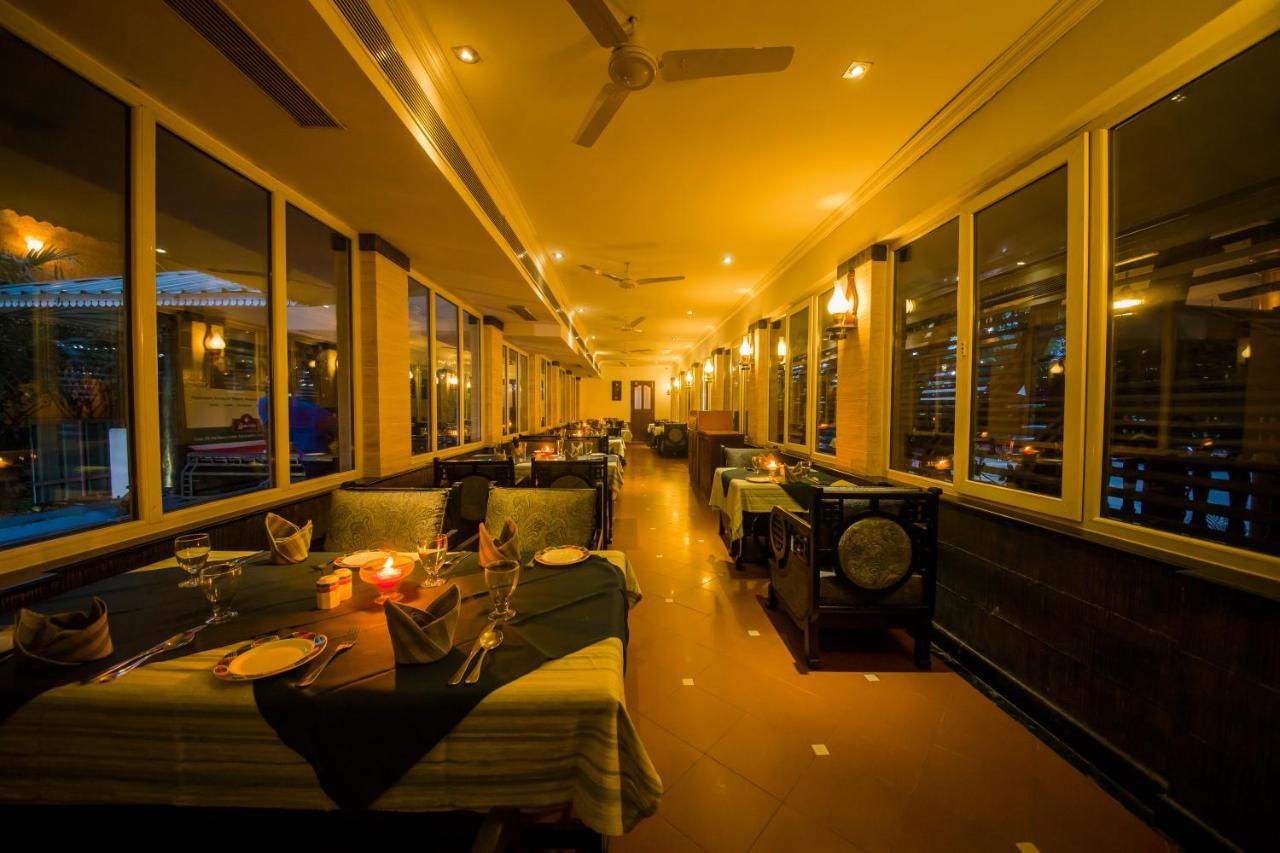 The Renai Cochin Kochi Exterior foto