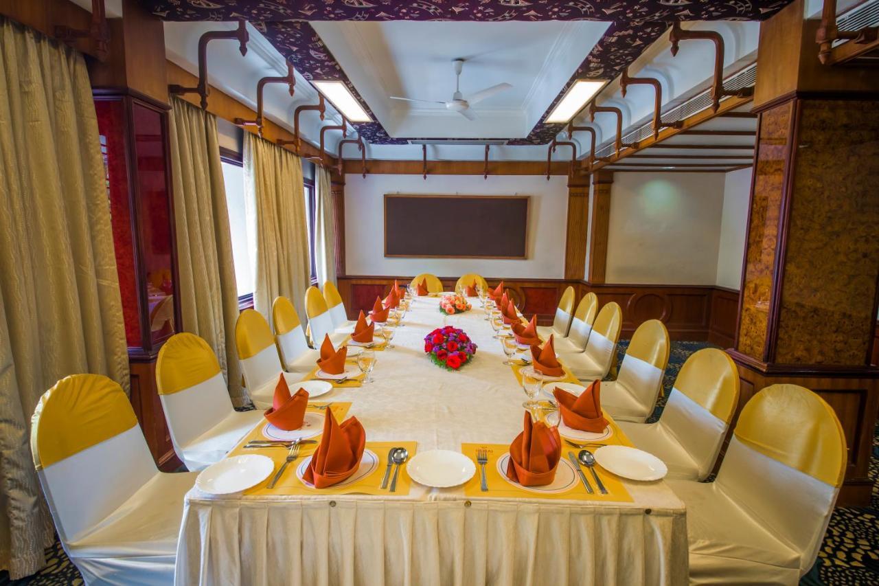 The Renai Cochin Kochi Exterior foto