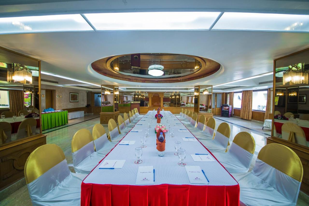 The Renai Cochin Kochi Exterior foto