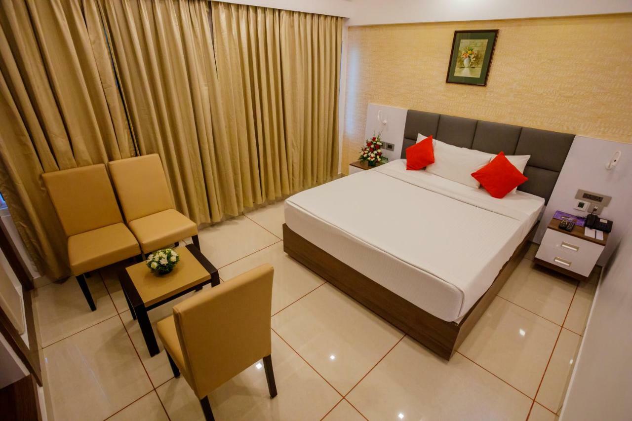 The Renai Cochin Kochi Exterior foto